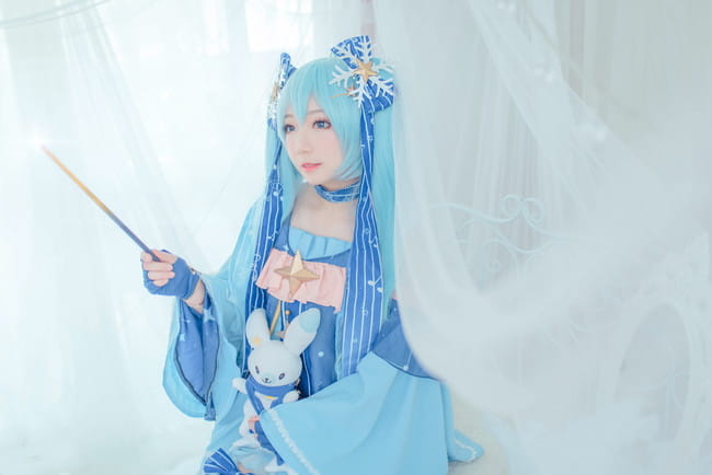 VOCALOID 星与雪的公主 雪初音 COS