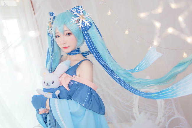 VOCALOID 星与雪的公主 雪初音 COS