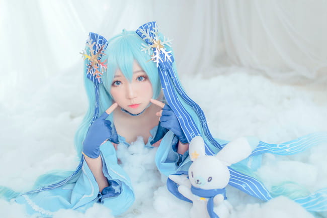 VOCALOID 星与雪的公主 雪初音 COS