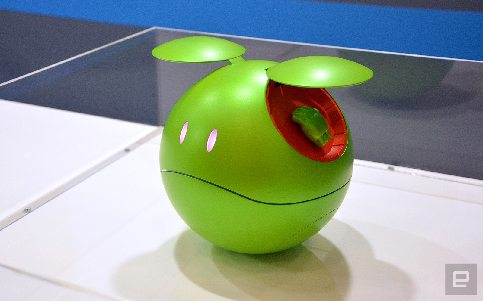 日本推出《机动战士高达》宠物机器人哈罗 不会飞但价格惊人