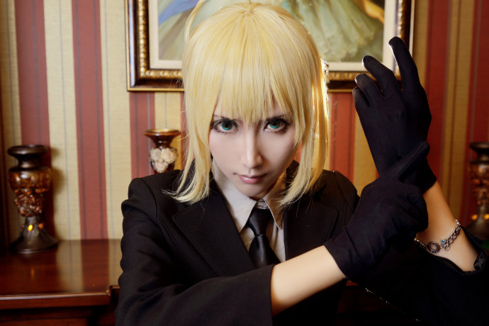 金闪闪  cosplay  fate  saber  图片